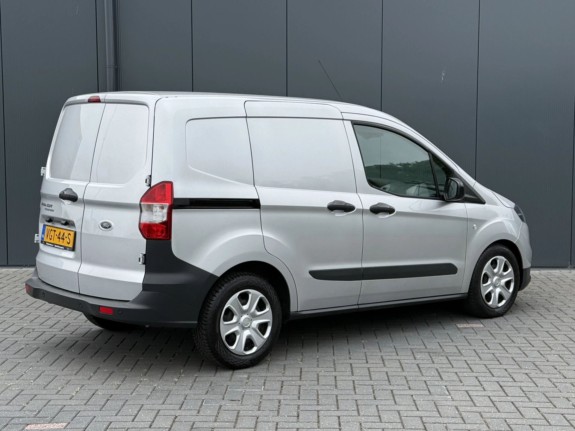 Ford Transit Courier 2020 - 1.5 TDCI / 1e EIGENAAR / 23.338 KM!! / AIRCO / PDC / NAVI / DAB zdjęcie 3