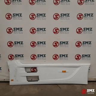 Mercedes-Benz N/A 2015 - Occ side skirt links Mercedes immagine 1