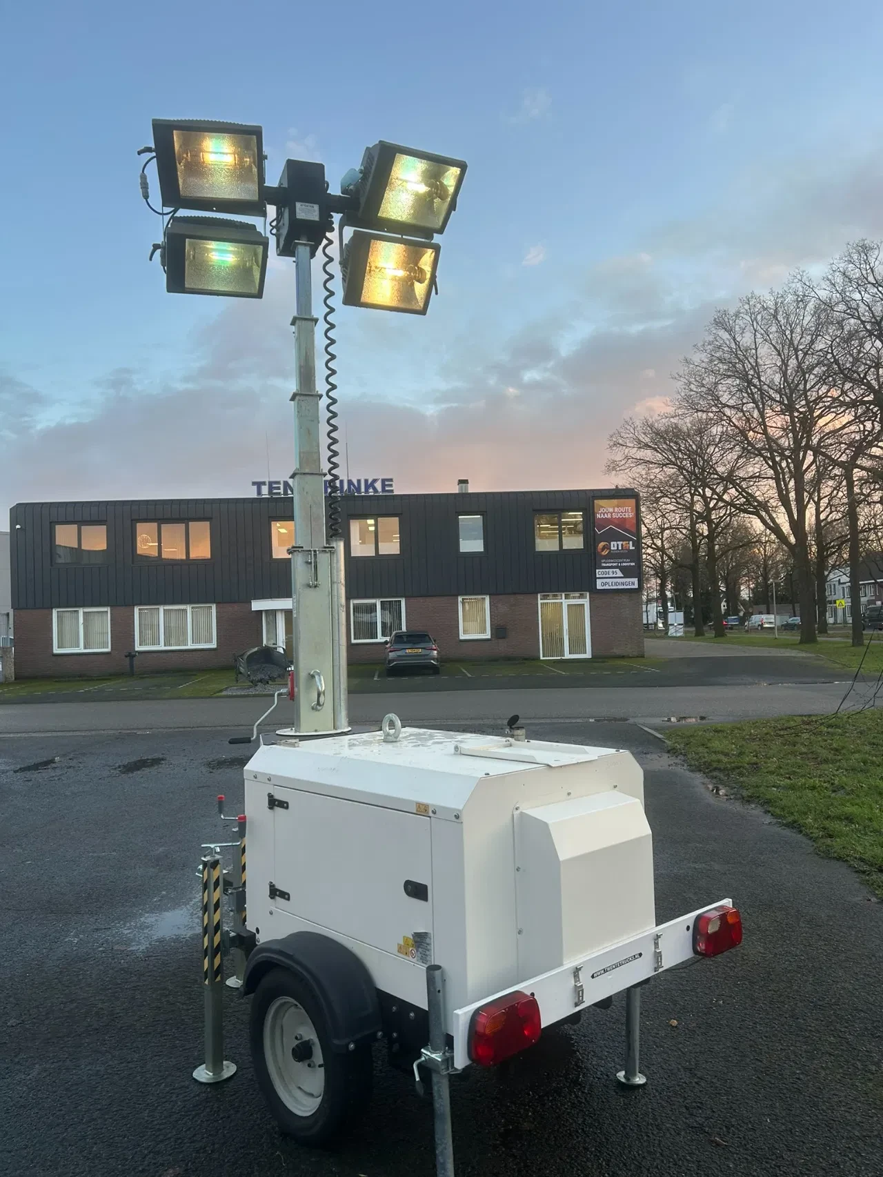 Diversen Generac - Mobile Light Tower VT8 230Volt / 1000Watt / new and not used image 1