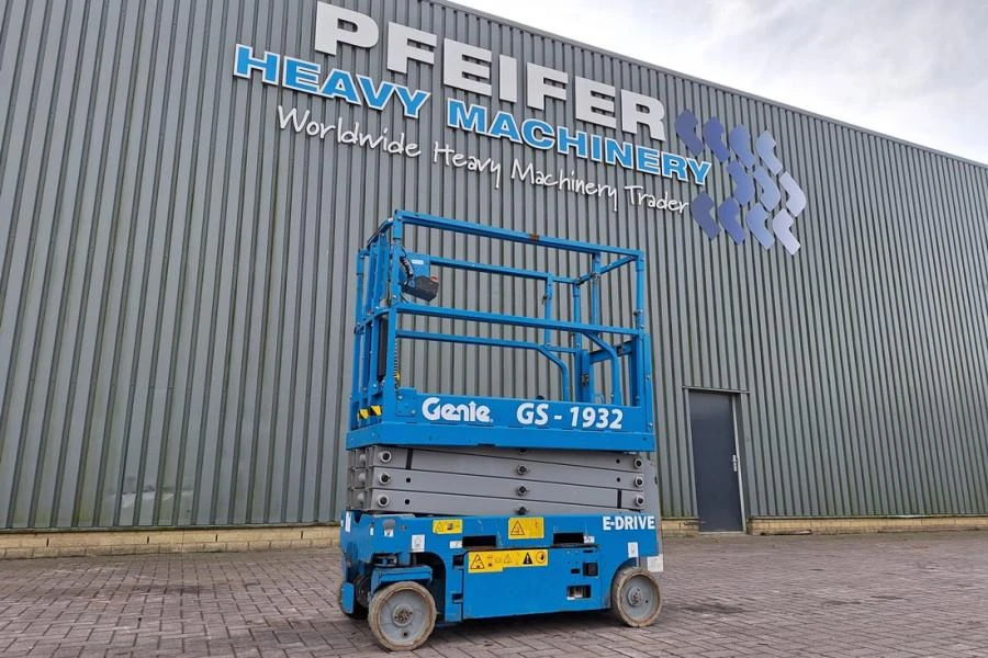 Genie 2021 - GS1932 E-Drive Several In Stock, 8m Working Height изображение 1