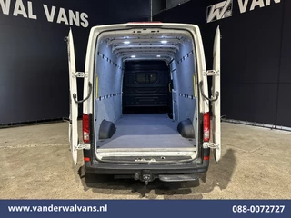 Volkswagen Crafter 2018 - 2.0 TDI 140pk L4H3 L3H2 Euro6 Airco | 3000kg trekhaak | Cruisecontrol | Parkeersensoren obrazek 5