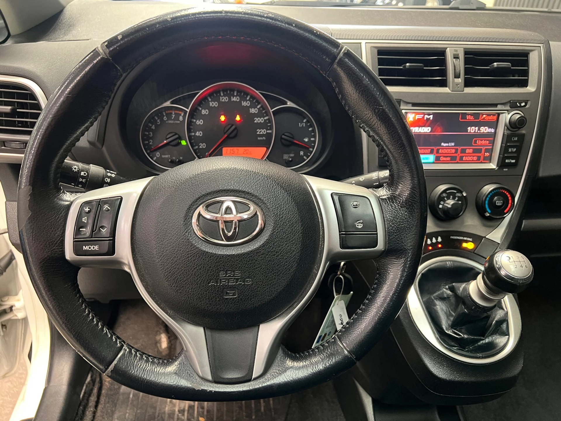 Toyota Verso-S 2012 - 1.3 VVT-i Dynamic - PANO - Goed onderhouden - Rijklaar afbeelding 13