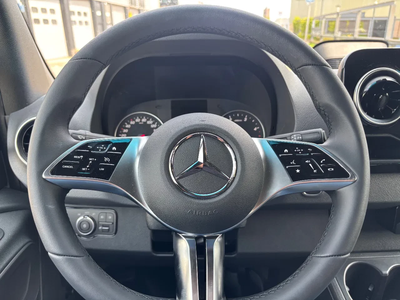 Mercedes-Benz Sprinter 2024 - 317CDI L2H1 Dubbelcabine 6+1 Pers Automaat Airco Navi Camera 3500KG Trekhaak NIEUW BPM VRIJ obrázek 19