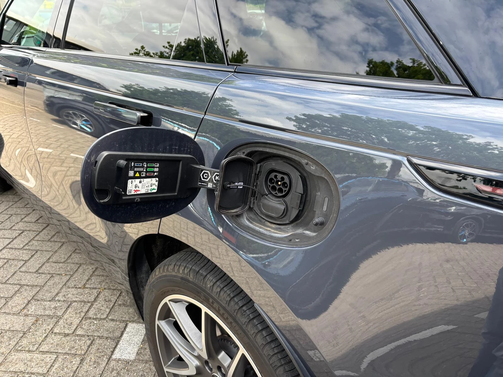 Land Rover Range Rover Velar 2024 - 2.0 P400e R-Dynamic afbeelding 21