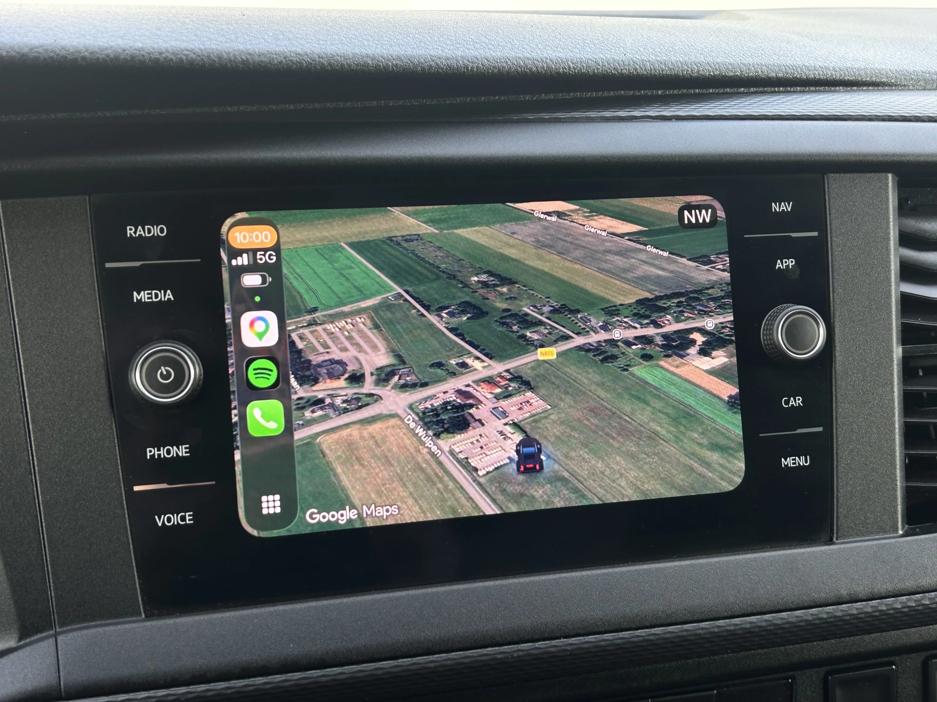 Volkswagen Transporter 2020 - 2.0 TDI 150 PK 4-MOTION 6.1 / L2H1 / 1e EIG. / 4x4 / TREKHAAK / ACHTERKLEP / INRICHTING / AIRCO / CRUISE / NAVI / APPLE CARPLAY zdjęcie 16