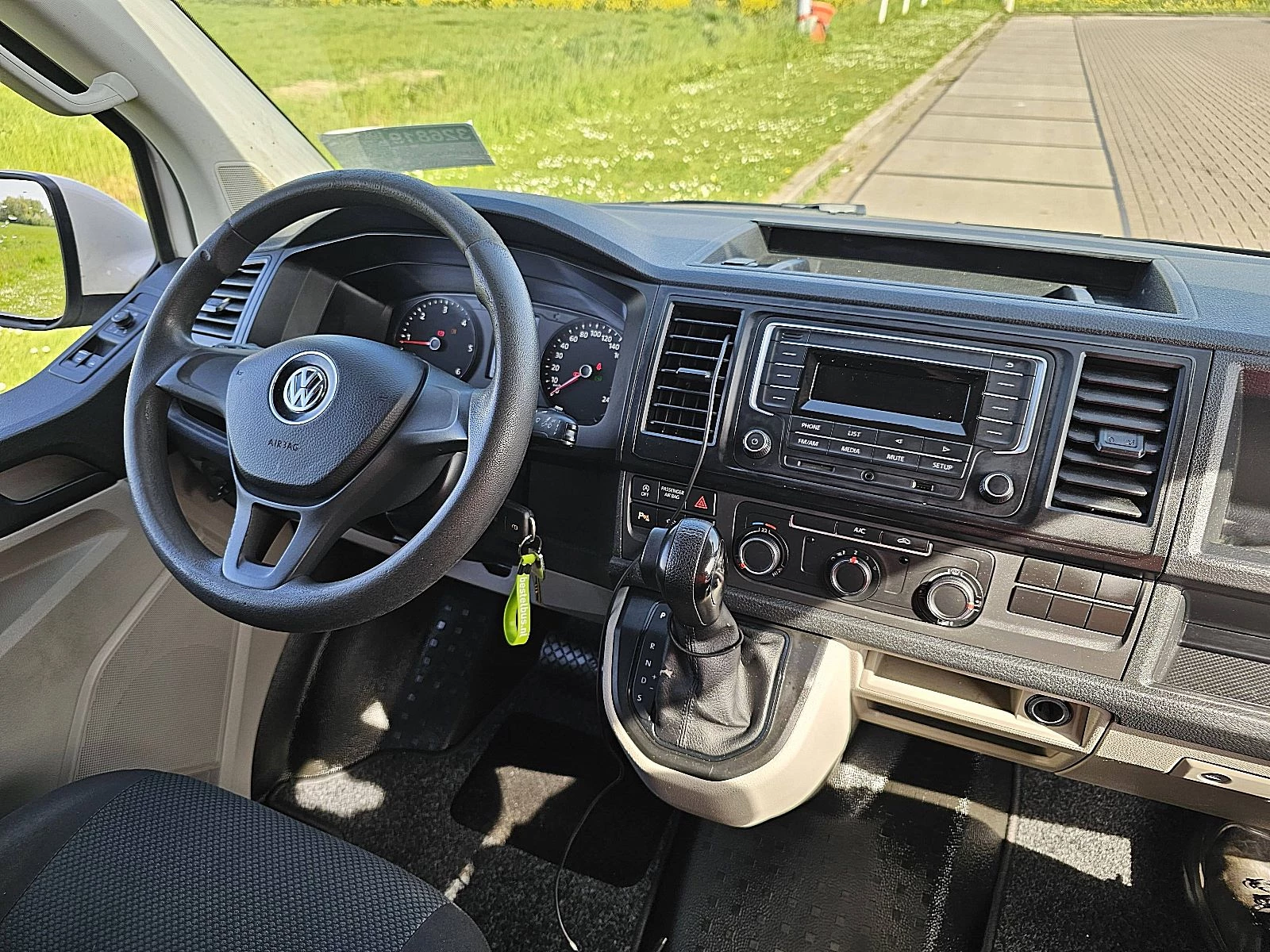 Volkswagen Transporter 2017 - 2.0 TDI imagen 8