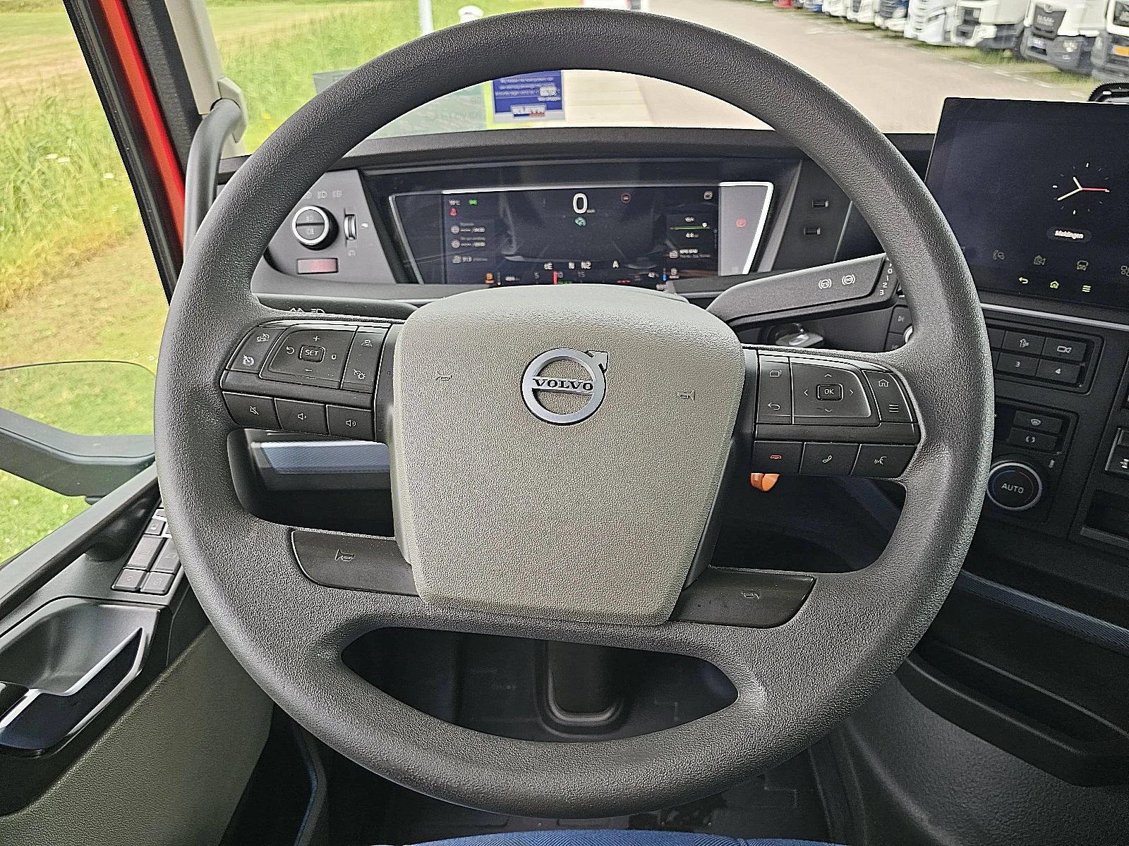Volvo FH 2023 - 500 image 11