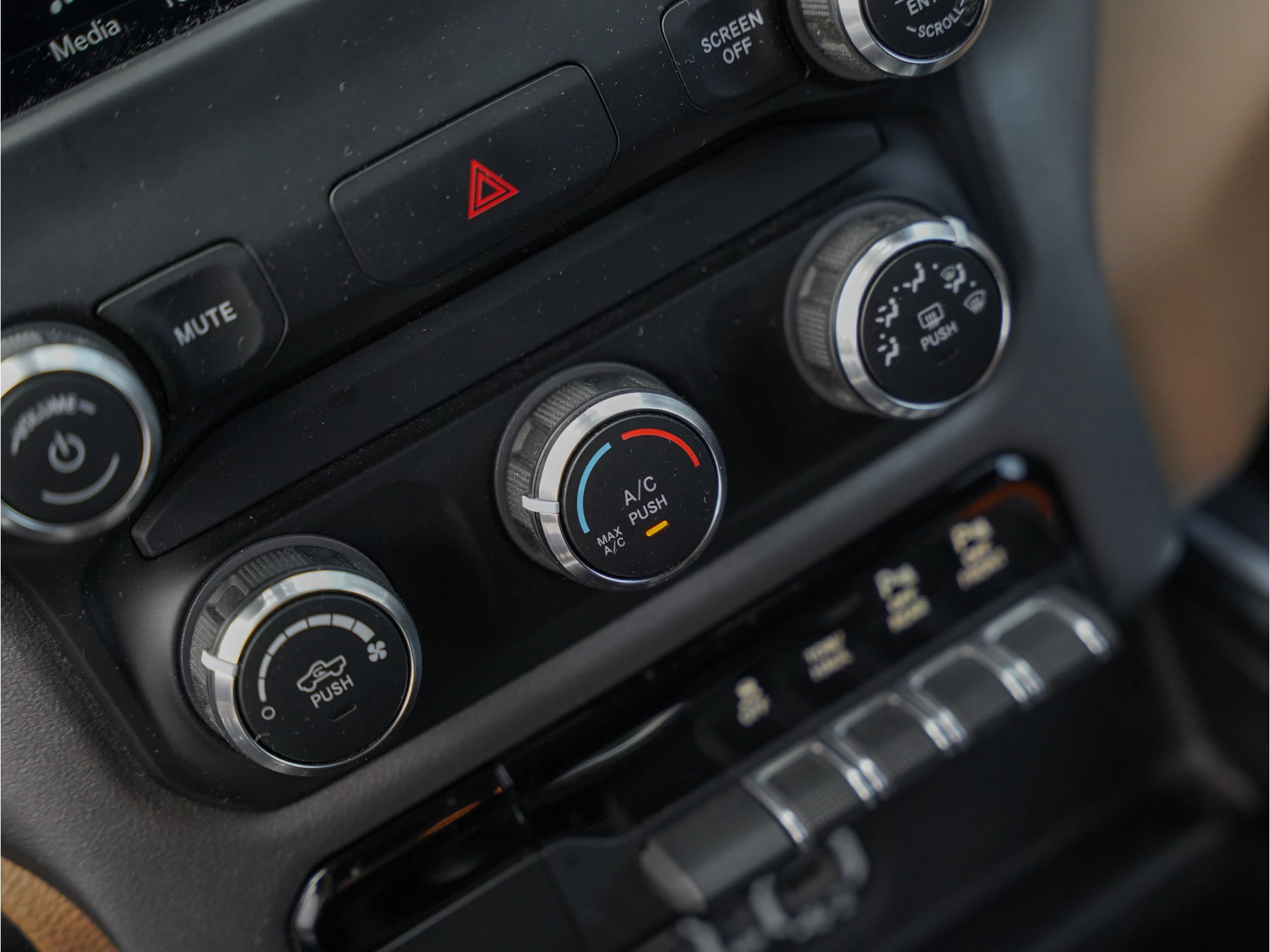 Dodge Ram 1500 2022 - Big Horn Night Edition 3.6L V6 4X4 image 30