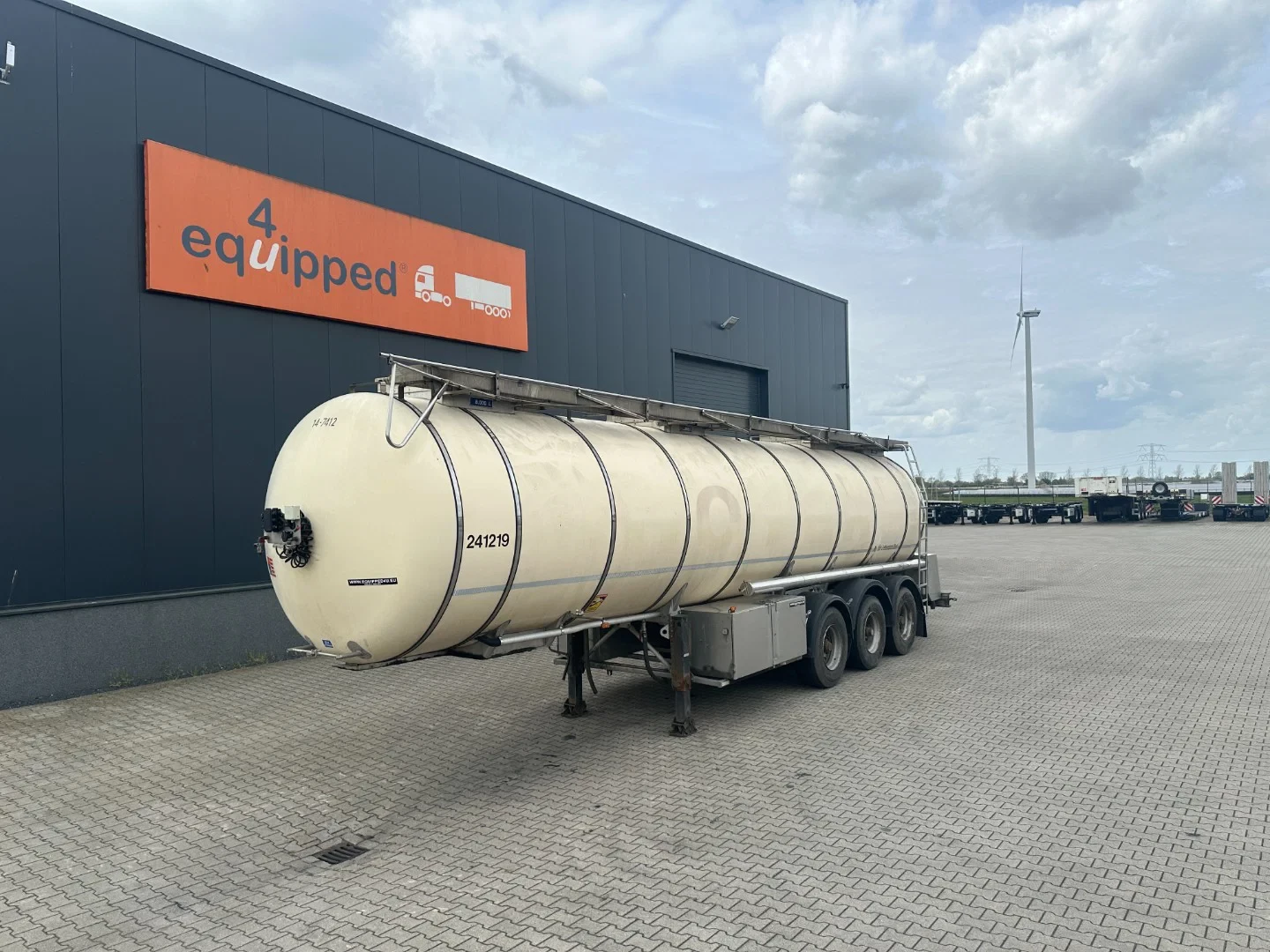Feldbinder 1999 - LEBENSMITTEL / LEVENSMIDDELEN / FOOD / 33.500L / 3-COMP / PUMPE / LIFTACHSE obrázek 76