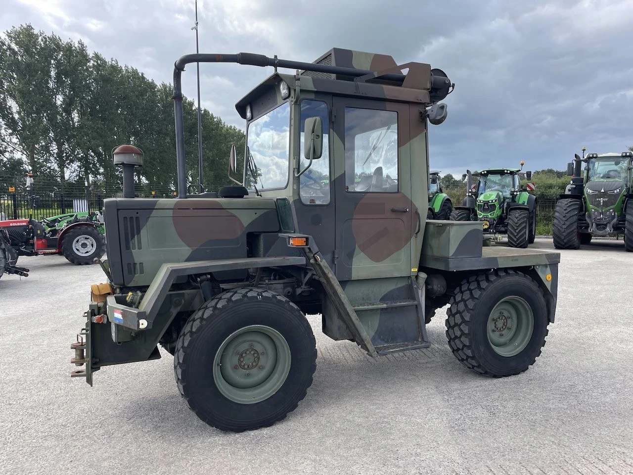 Mercedes-Benz MB Trac 440 1990 image 1
