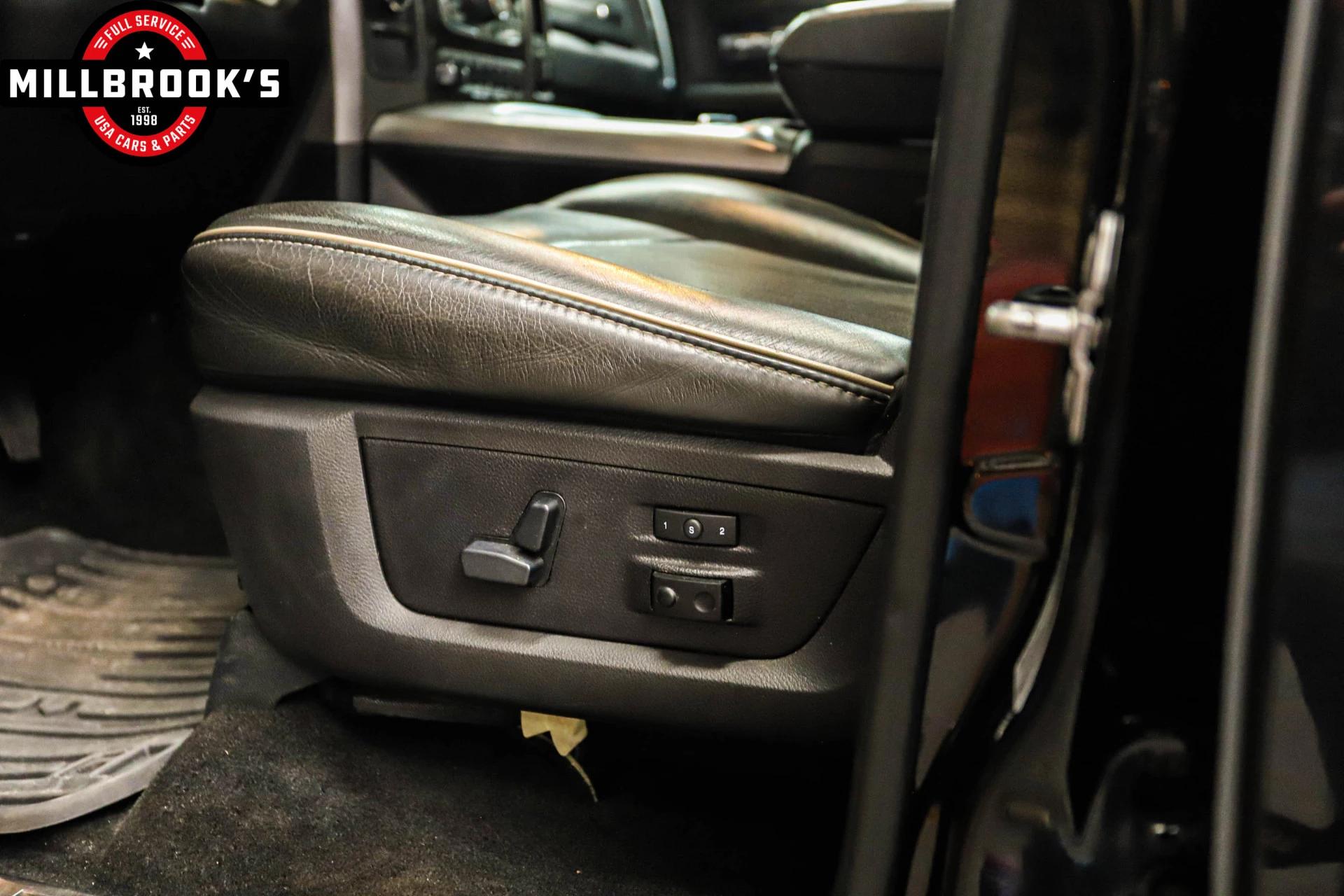 Dodge Ram 2016 - 2500 limited 6.7L Cummins Black Edition immagine 11