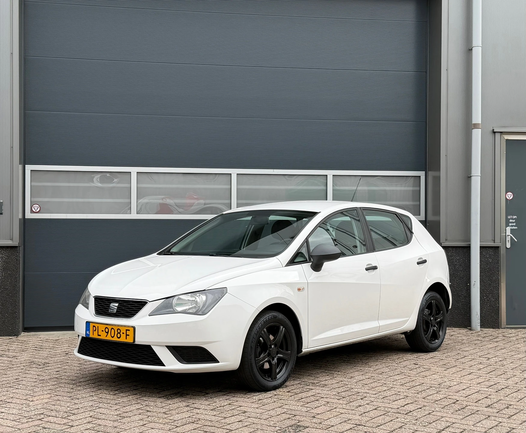 SEAT Ibiza 2014 - 1.2 Reference bj.2014 Airco|Radio cd|Nette staat. imagem 1