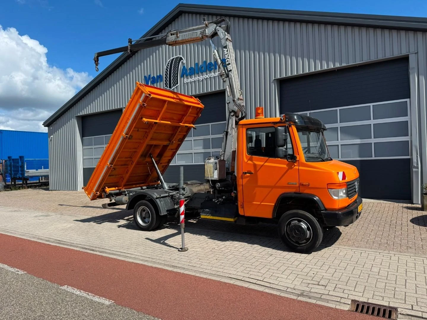 Mercedes-Benz Vario 816 Kraan / 3-zijdige Kipper, EURO 5 2012 afbeelding 1