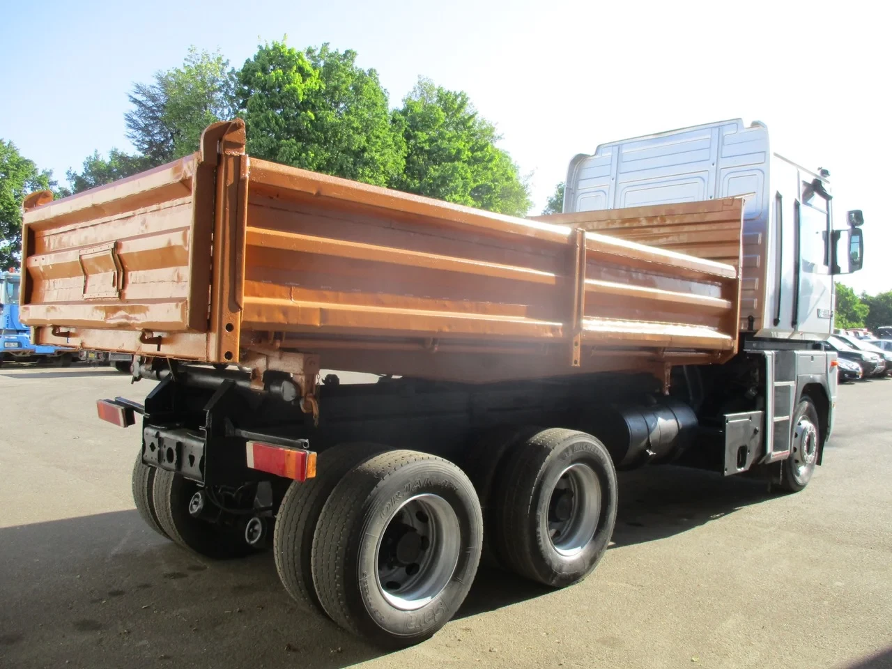 Renault Magnum AE 1993 - 385 TI , 6x4, 3 Way Tipper ,Manual , Airco ,Spring suspension afbeelding 3