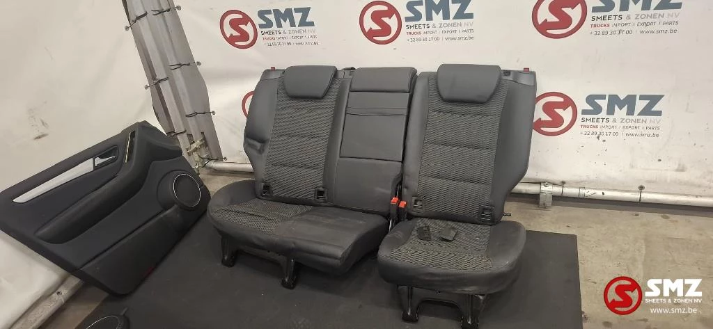 Mercedes-Benz - Occ set interieur met zetels W169FL Mercedes Bild 3