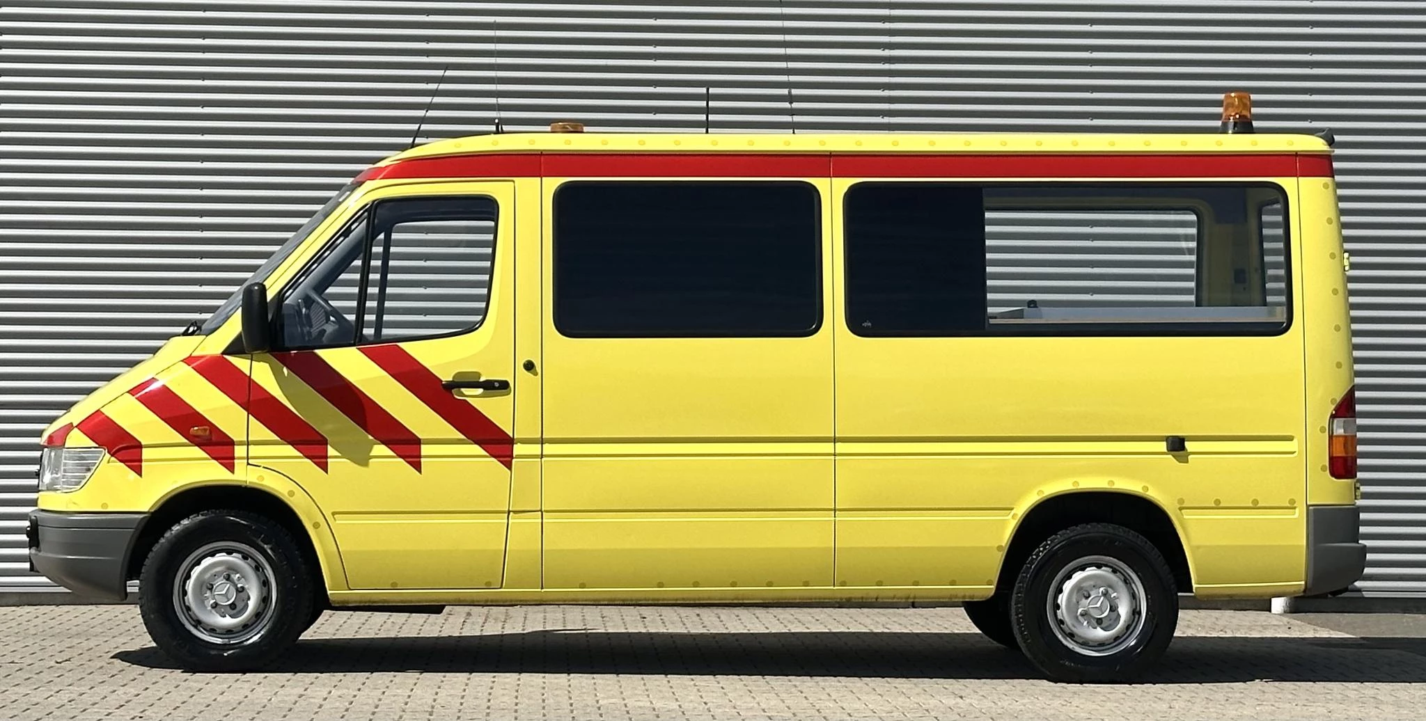 Mercedes-Benz Sprinter 1998 - 310 D lang/hoog Personenbus 8 zitpl.ambulance immagine 6