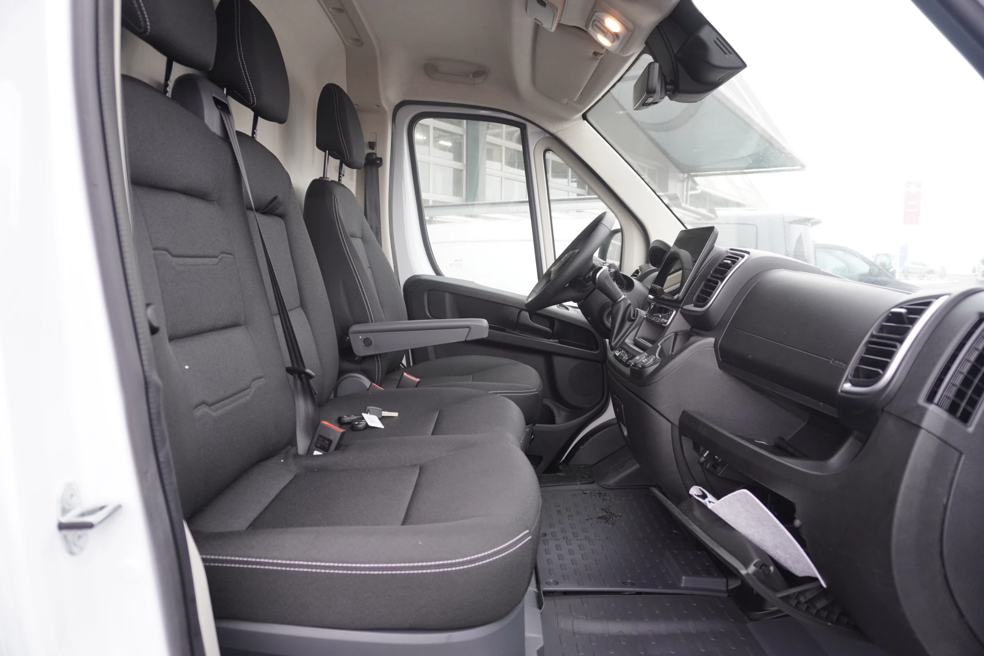 Citroën Jumper 2024 - 2.2 BlueHDi 140PK S&S L2H2 3.5t Automaat obrázek 13