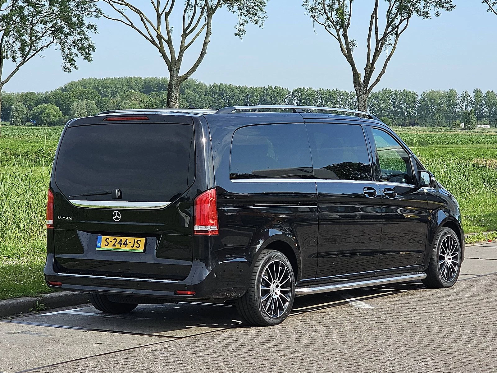 Mercedes-Benz V-Class 2023 - 250 CDI Bild 3