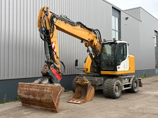 Liebherr A918 Compact Litronic 2013 - N/A image 2