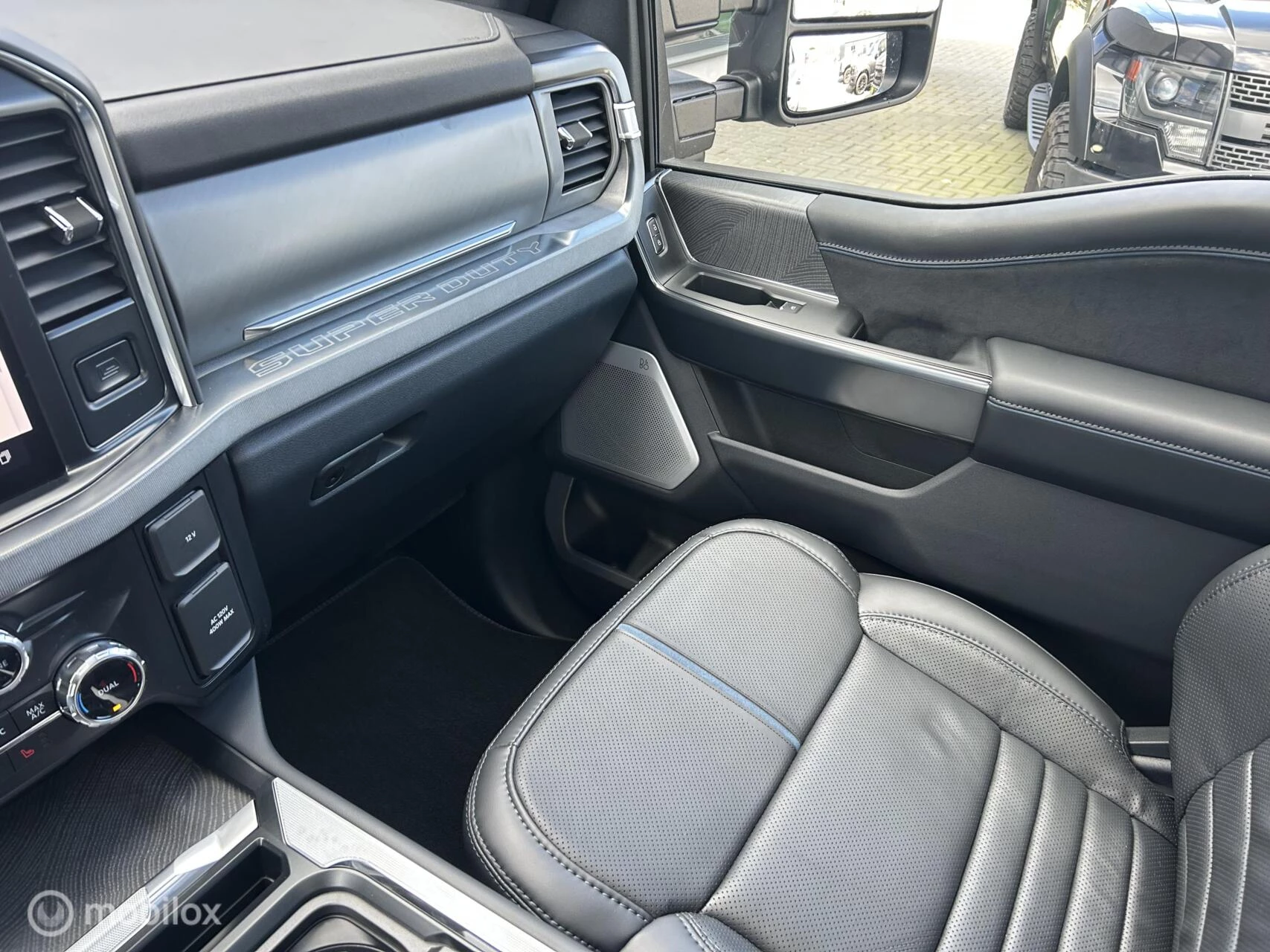 Ford F-250 2026 - USA 6.7 V8 Platinum Tremor obrázek 23