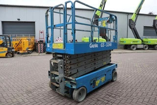 Genie 2008 - GS3246 Electric, Working Height 11.75 m, 318kg Cap image 2 miniature