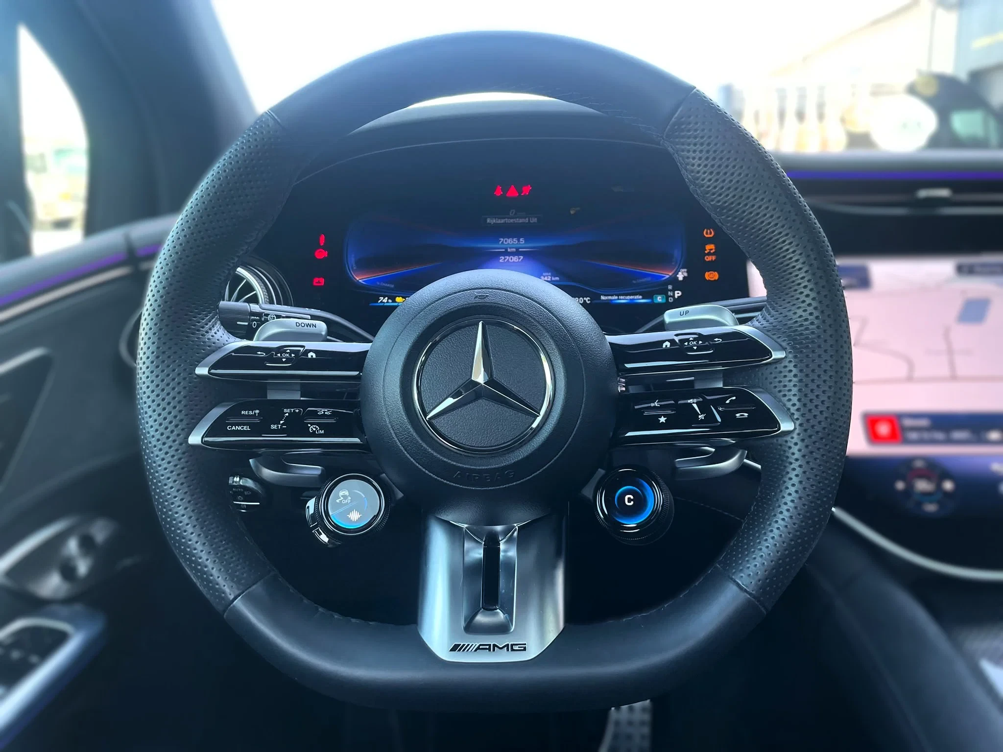 Mercedes-Benz E-Klasse 2024 - EQE 43 AMG*4Matic*Distronic+*Head-up*Panoschuifdak*Airmatic*360°cam*Sound system*Meesturend achteras afbeelding 6