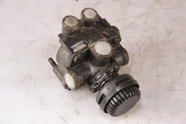 MAN - Compressed Air System Relais ventiel afbeelding 1