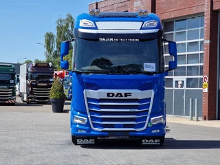 DAF XF 2022 - 530 chassis 6x2*4 - 4.60 WB - Retarder - Steering axle - Full air afbeelding 2 miniatuur