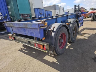 Renders 2 axle 20 ft container chassis  steel  springs bpw drum heavy duty 1996 - N/A image 3