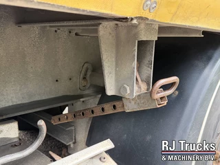 Fliegl SDS Curtainsider - Steer/Lift Axle | SAF | Forklift Mount | Boxes | S 2014 - N/A image 19