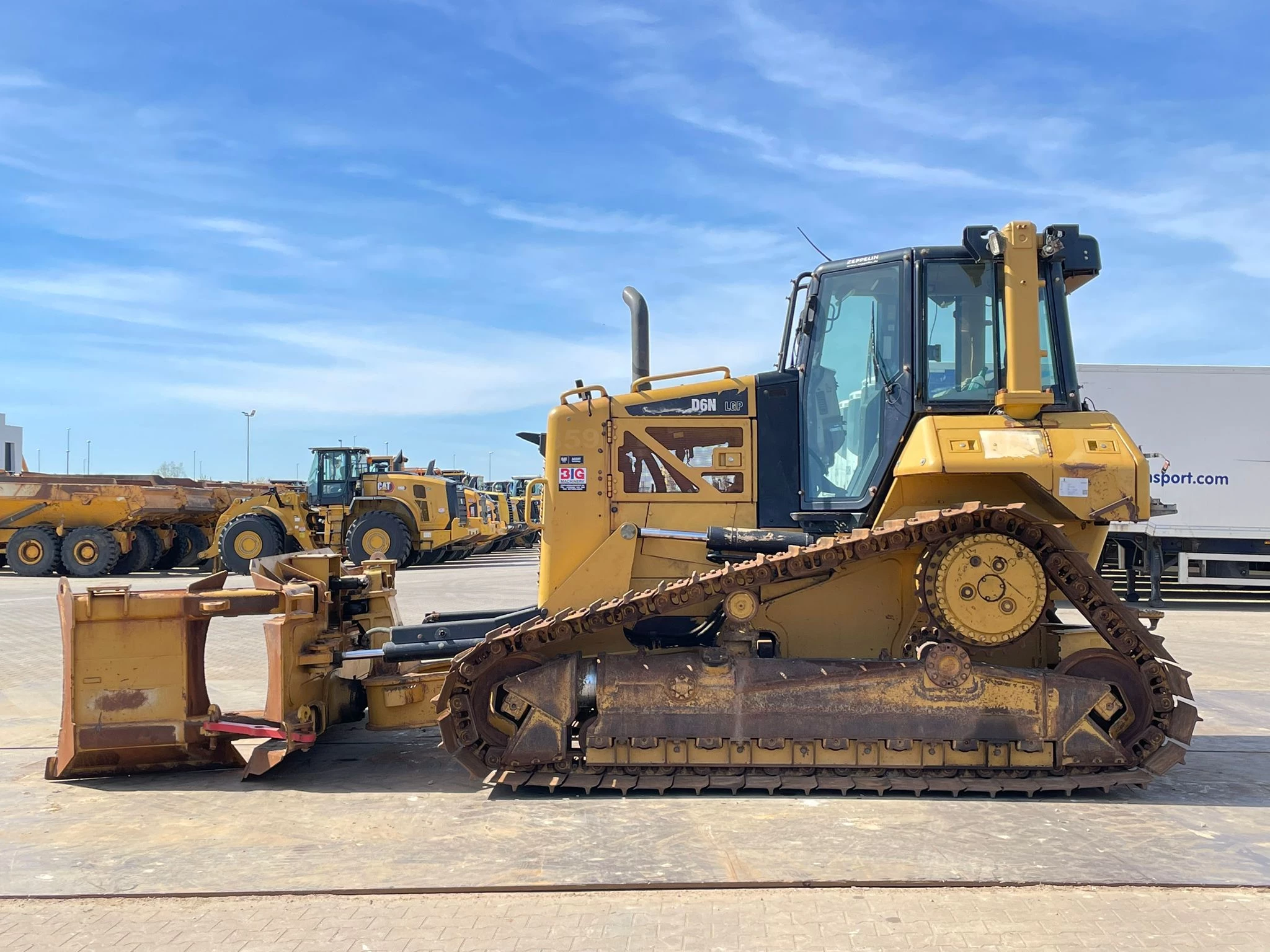Caterpillar D6N LGP 2013 Bild 1
