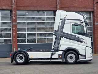 Volvo FH 2026 - 13.500 Aero Globetrotter XL 4x2 - Retarder - I parkcool - 2x tank - Mirror cams - Full air zdjecie 8