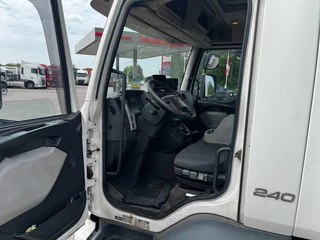 Volvo 240 2010 - FL Closed Box | Refrigerated | Low Milage | Excellent state | изображение 15