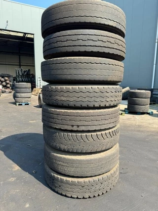 Diverse N/A - 325/95R24 / 12.00R24 bild 1