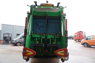 DAF LF 220 FAG 2016 - Terberg Vuilniswagen achterlader Euro6 image 5