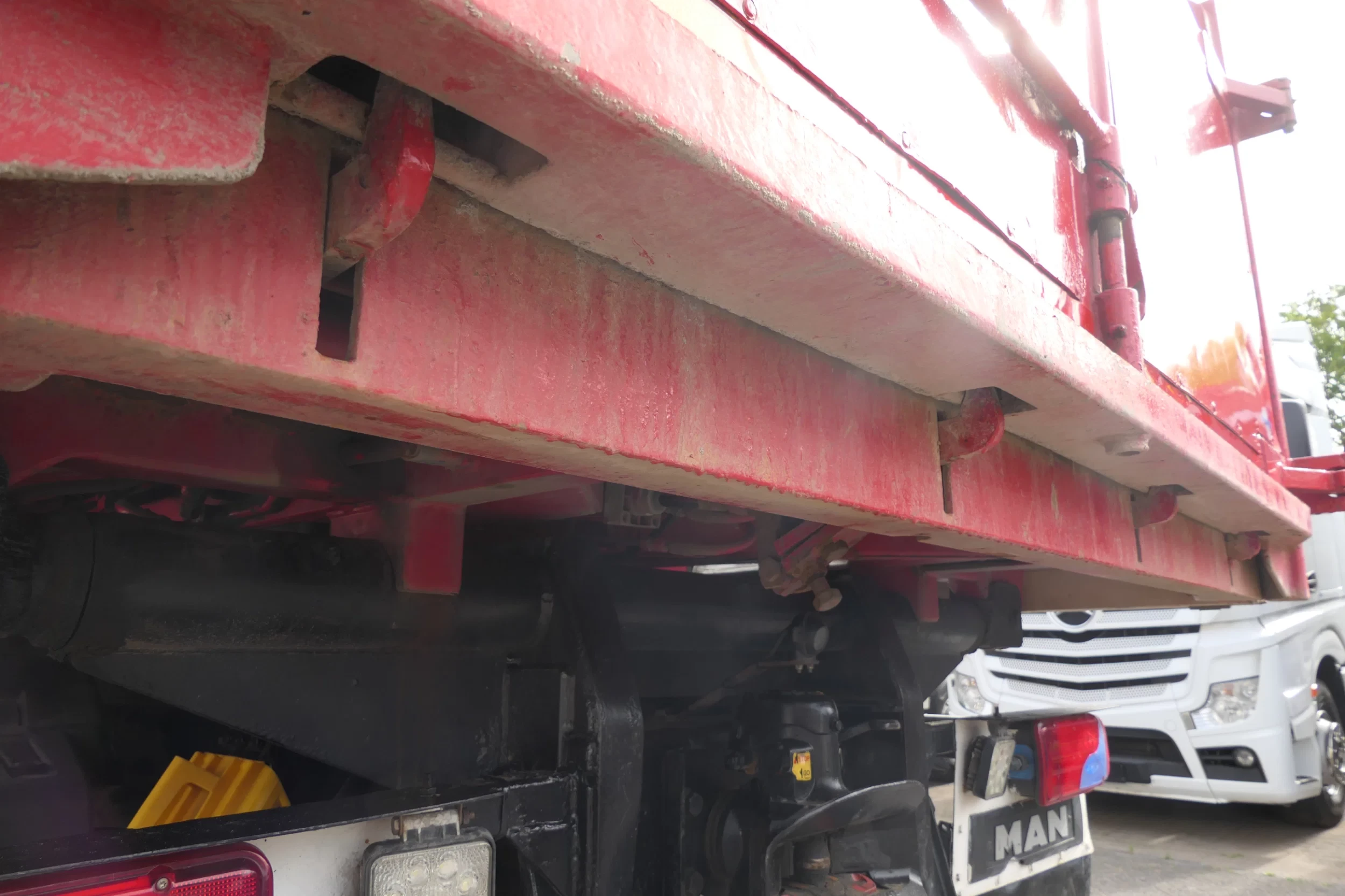 MAN TGS 2015 - 26.480 | 6X6 | 2 Side Tipper + Hydraulic dust cover | PALFINGER Q170Z84TI + Easy fold | 671711Km | 2015 | Smart Tacho 2 | Full Steel | Drum brakes | Trailer coupling | TUV/MOT/APK 02-2027 | NL-Truck afbeelding 15