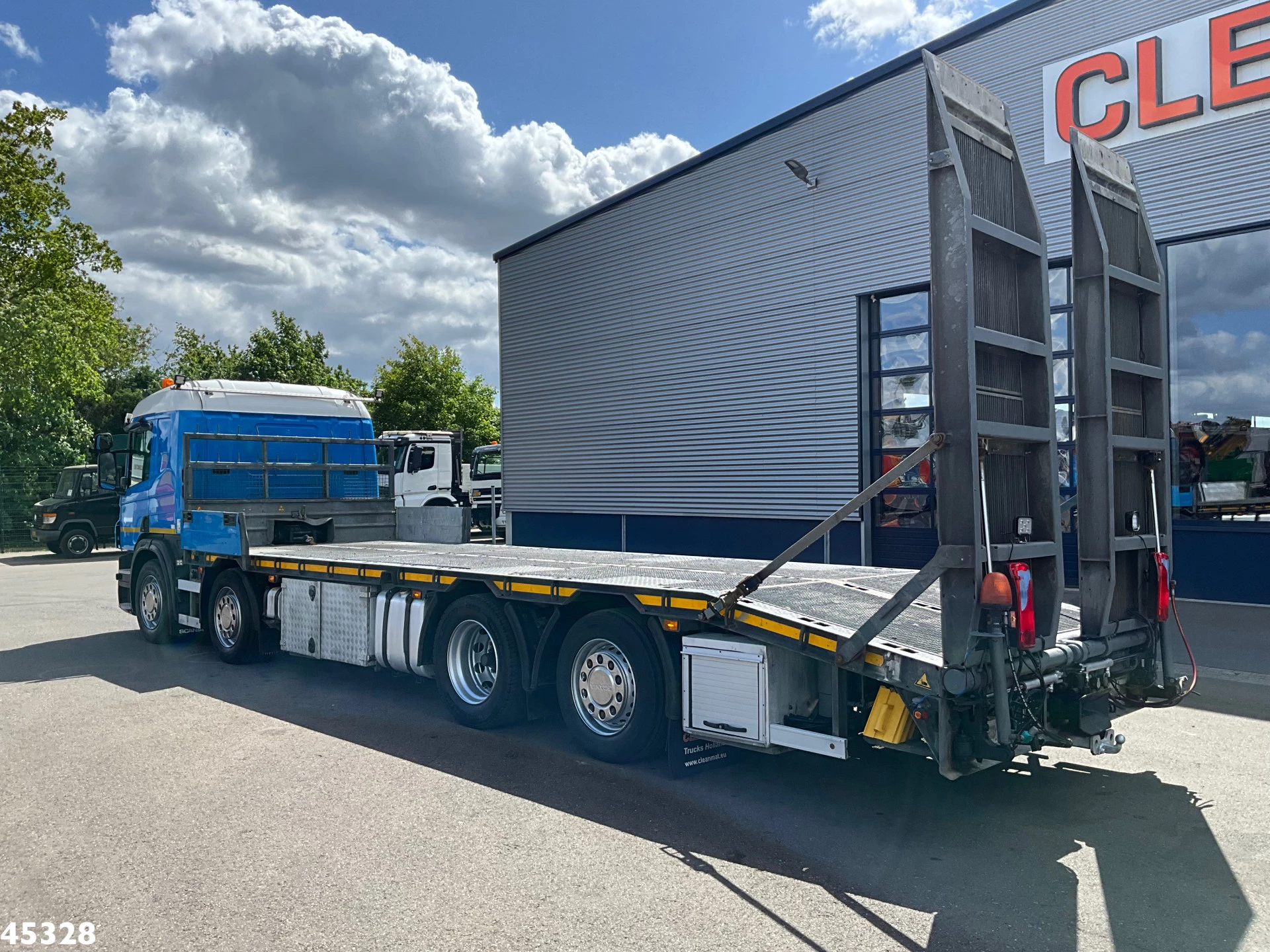 Scania P 2014 - 410 8x2 Euro 6 Retarder Autotransporter met hydraulische oprijrampen afbeelding 5