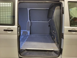 Volkswagen Transporter 2018 - 2.0TSI 150pk L2/H1 Trekhaak Benzine! image 8