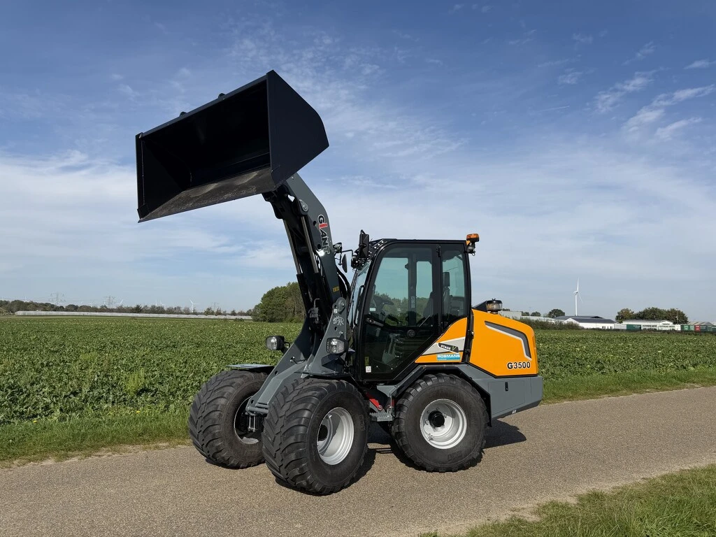 Giant G3500 shovel 2026 77 uur DEMO €899 LEASE 2026 afbeelding 1