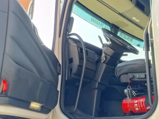 Volvo FH 2020 - 13.500 Globetrotter XL 4x2 - Low deck - I Save - I parkcool - Full air - Chassis cover obrazek 10