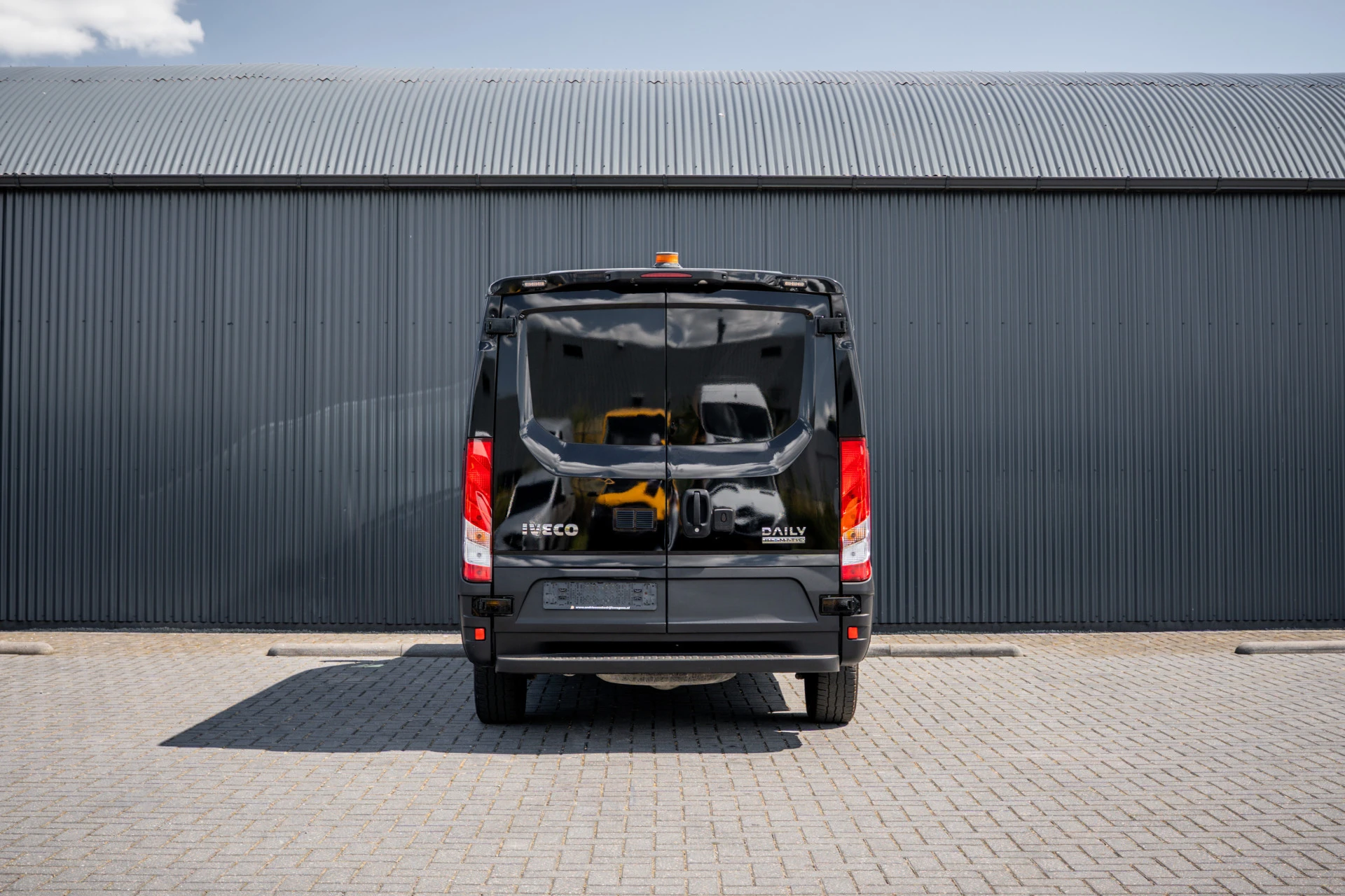 Iveco Daily - 35S16 L1H1 | Automaat | Trekhaak 3.5T | Volledig ingericht | LED | Camera | Cruise | Airco afbeelding 8