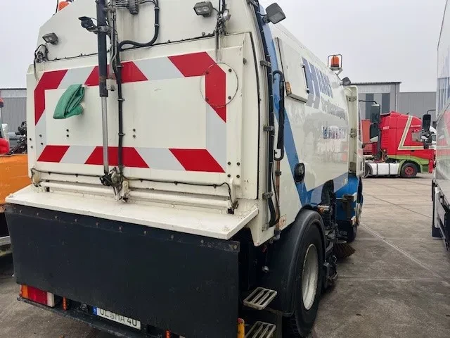 DAF 65 2002 - FA65.180 CF Bild 2