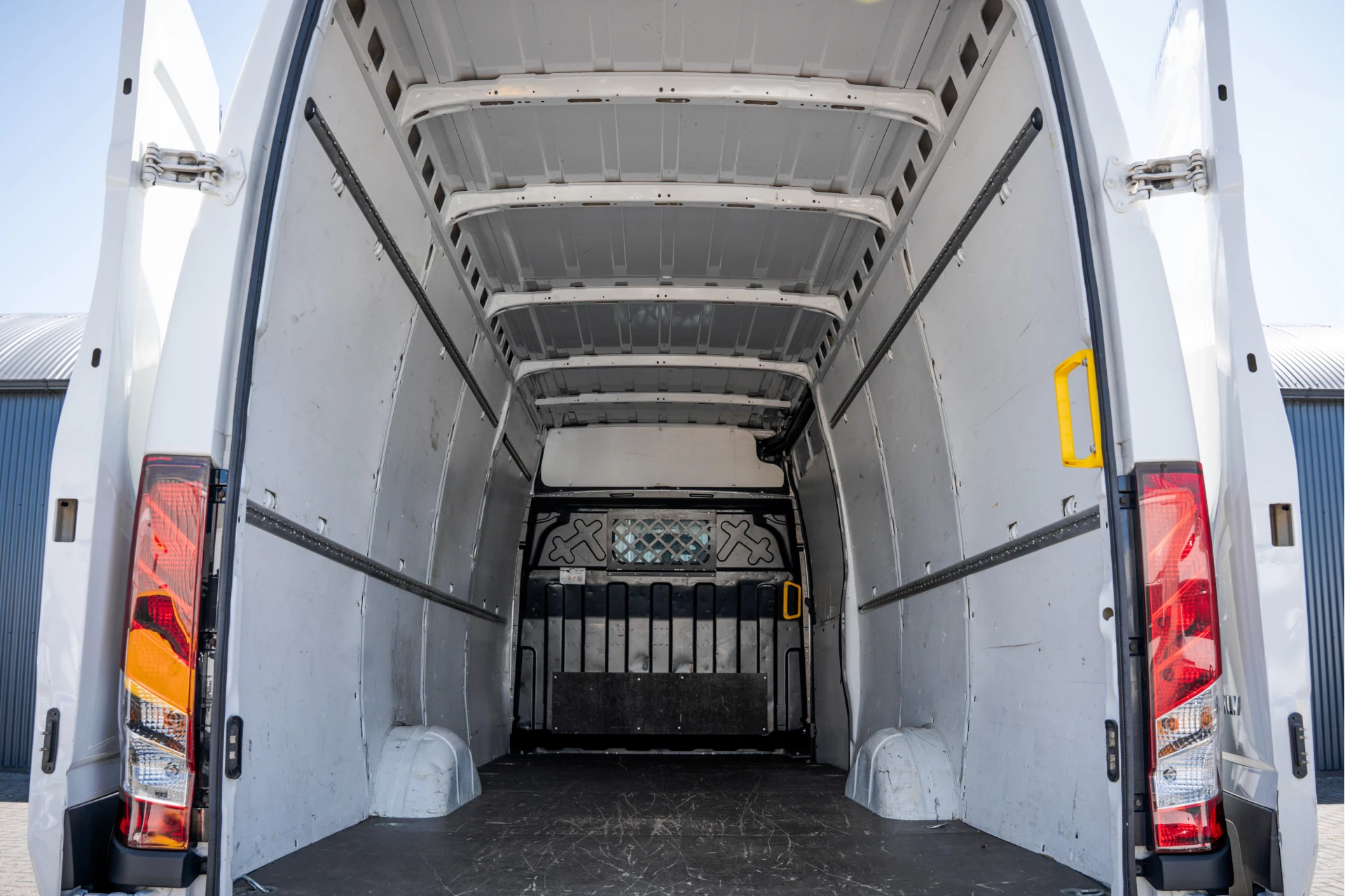 Iveco Daily 2023 - 35S16 | L4H2 | 156 PK | 3-Zits | Climate | Euro 6 image 10