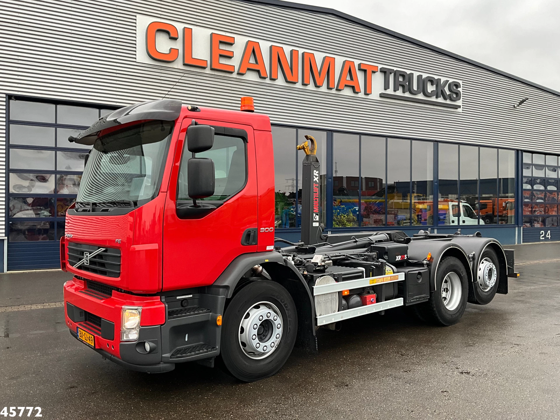 Volvo FE 300 Multilift 21 Ton haakarmsysteem Just 25.868 km! Like New! 2009 image 2
