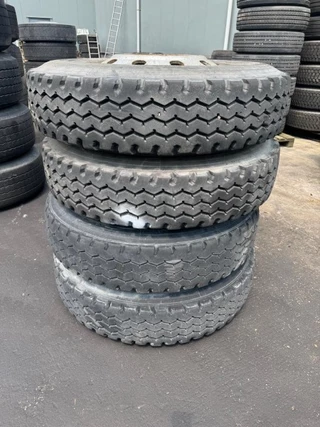Michelin N/A - 12.00R24 XZY imagen 1
