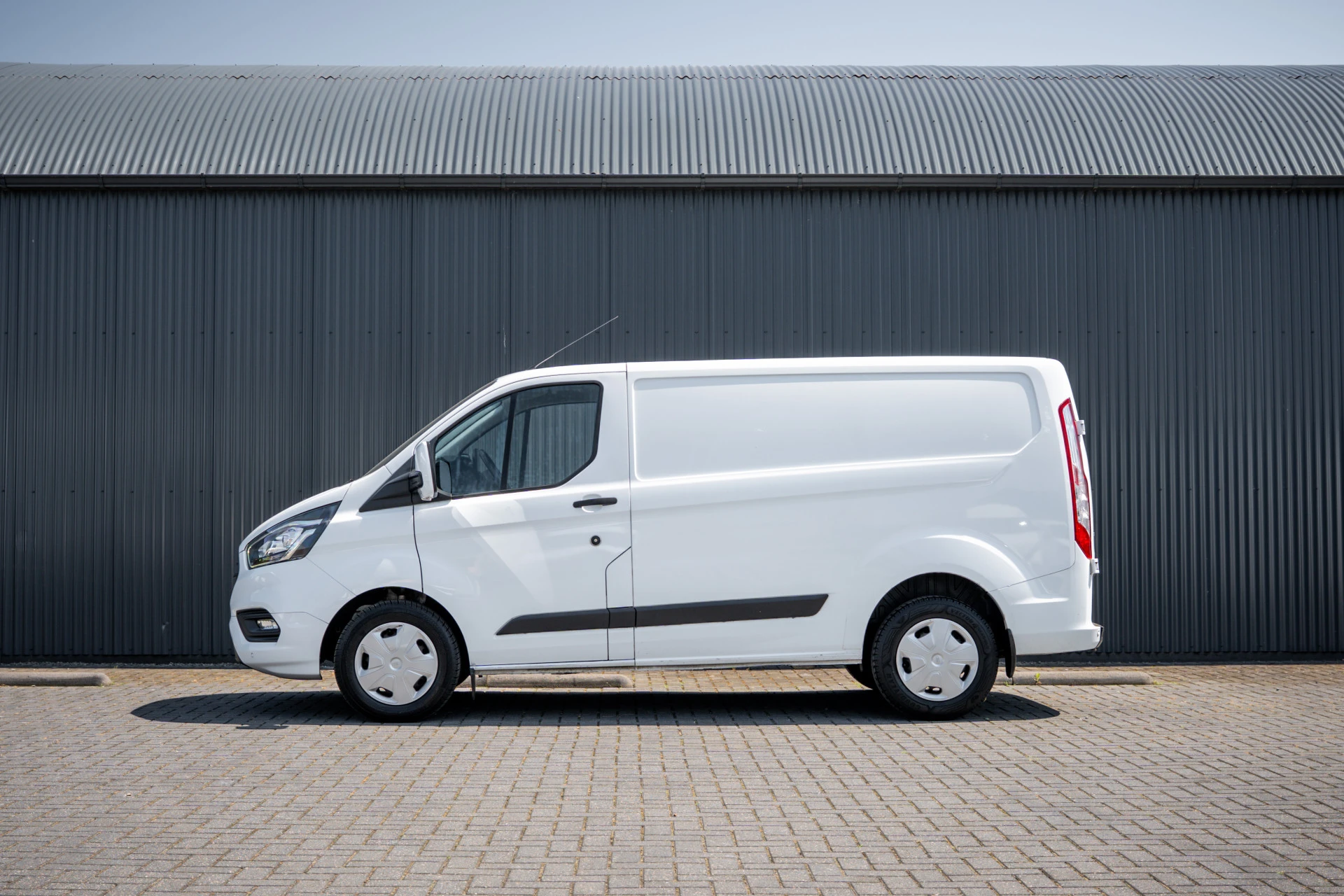 Ford Transit Custom 2020 - 2.0 EcoBlue L1H1 | 3-Zits | Automaat | LED | 1e Eigenaar | Cruise | Camera | PDC | Airco afbeelding 5