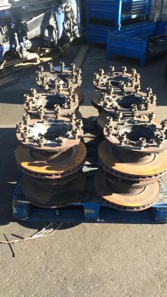 Scania - WIELNAAF VOORAS/FRONT WHEEL HUB 4/R-SERIE Bild 1