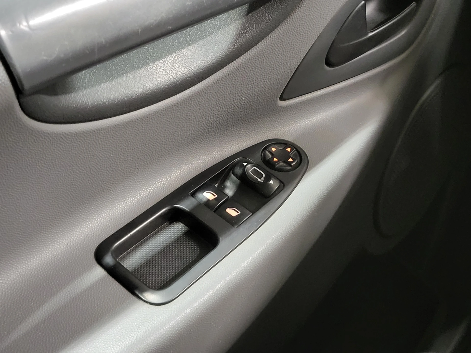 Peugeot Expert 2014 - 2.0HDI L2/H1 Trekhaak Apk tot 24-2-2027! afbeelding 13