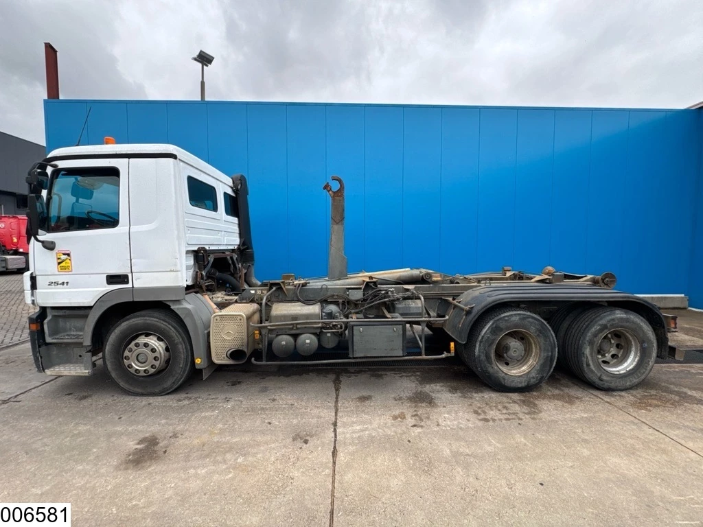 Mercedes-Benz Actros 2005 - 2541 EURO 3, 6x2, Dalby, PTO, Bogie-lift zdjęcie 17