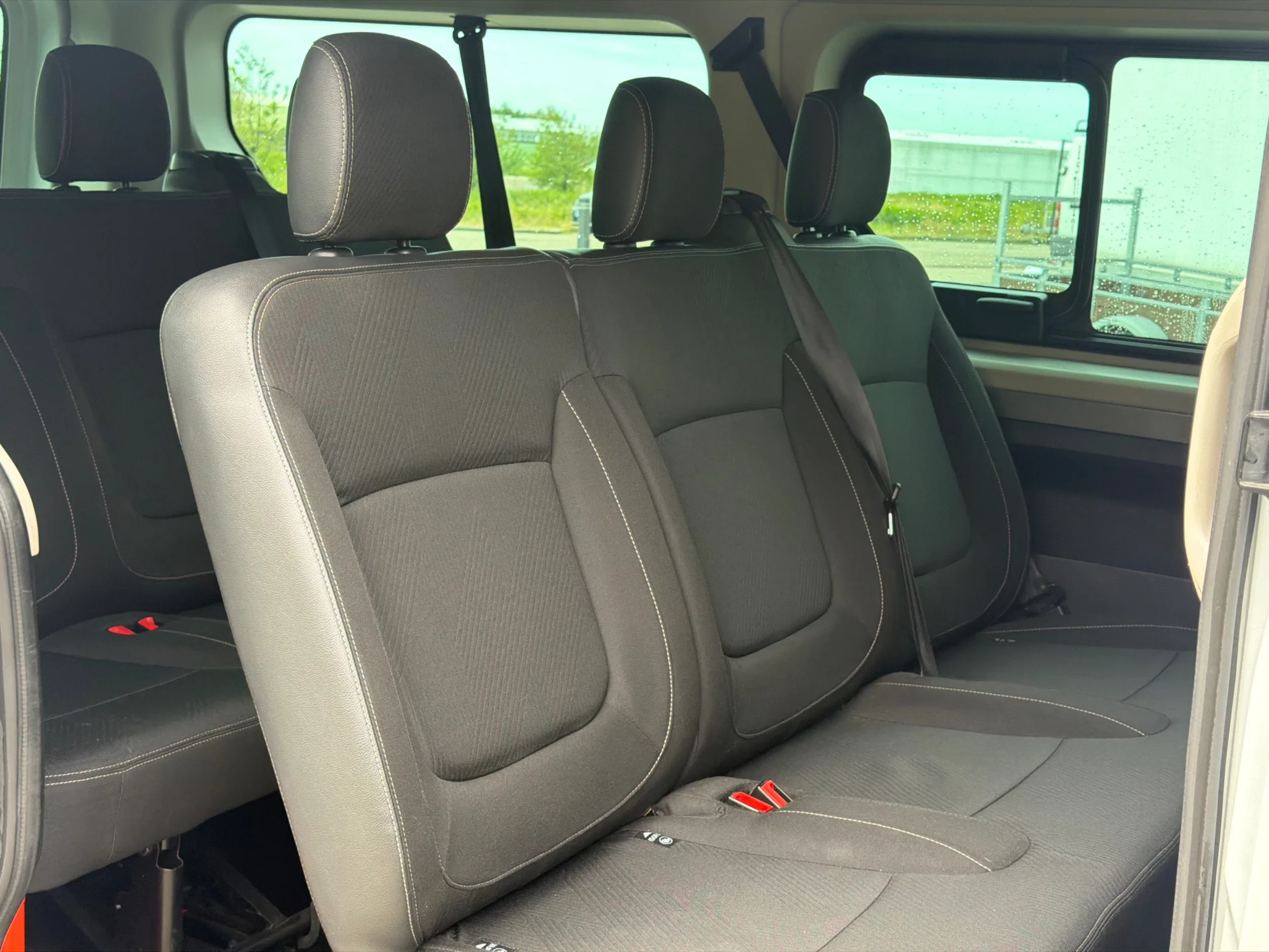 Renault Trafic 2023 - 2.0DCI L2H1 Personenvervoer Airco + Dak Airco Cruisecontrol 150PK afbeelding 10
